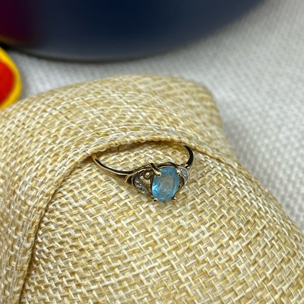 Vintage 10K Gold Blue Topaz & Diamond Ring – JCM Signed, Size 6.75 - Picture 15 of 17